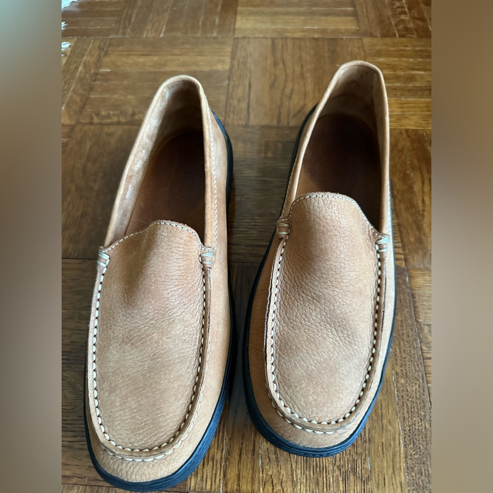 Men’s size 8 Tod’s leather loafer